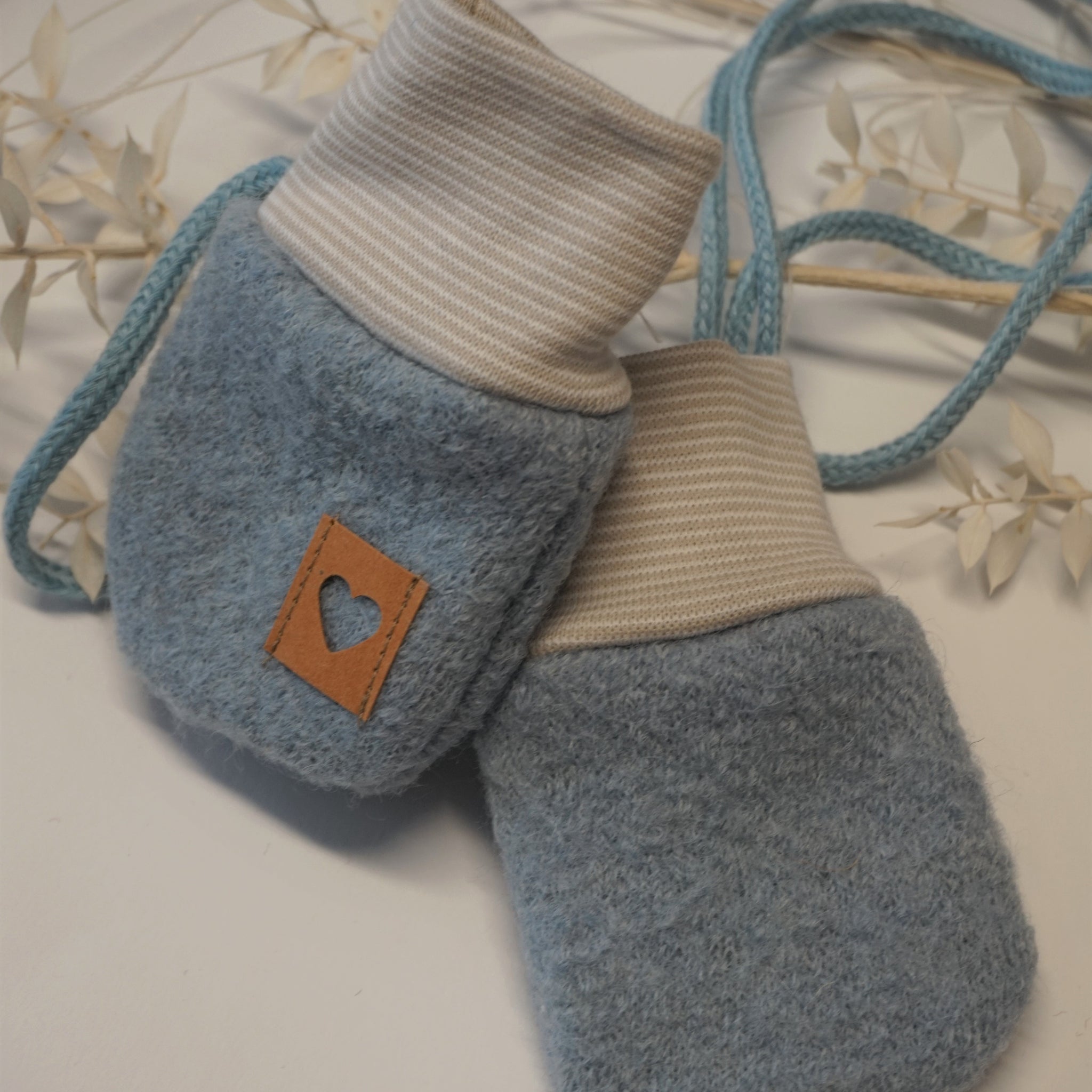 Kuschelige Wollwalk Baby Handschuhe/ Fäustlinge/ Hellblau/ 100% Wolle/ verschiedene Größen