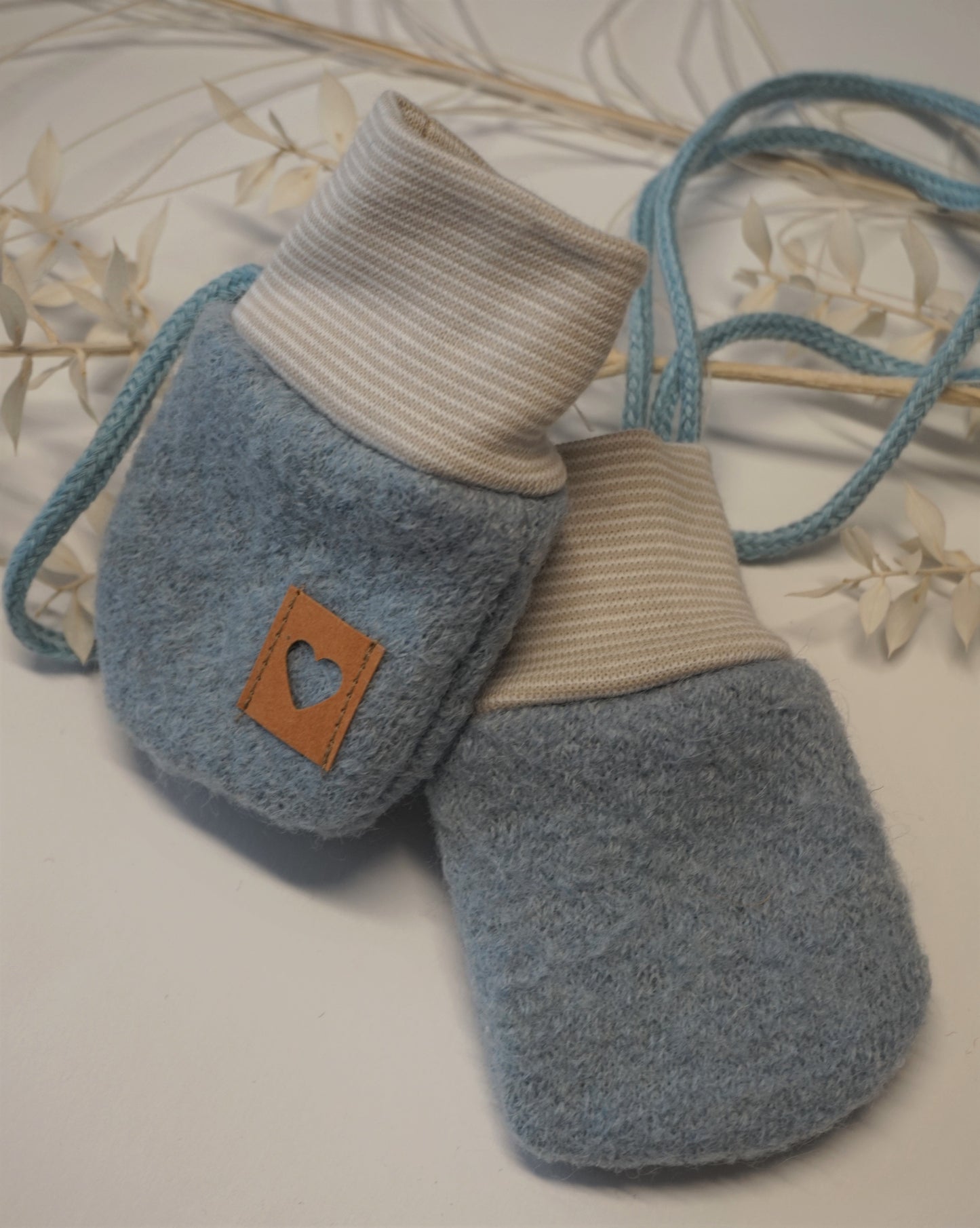 Kuschelige Wollwalk Baby Handschuhe/ Fäustlinge/ Hellblau/ 100% Wolle/ verschiedene Größen